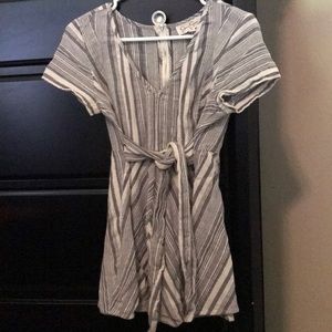 Jessica Simpson Maternity blouse